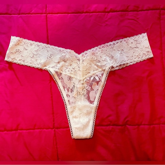 A SET OF 2 VICTORIA’S SECRET THONGS: Large size, Creme and Taupe - Picture 4 of 11